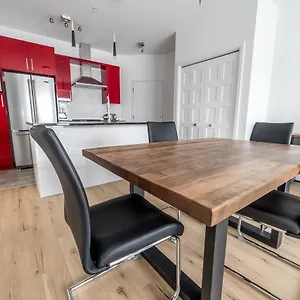 Aux Havres Urbains - Le Penthouse Du Kameleon , Quebec City Canada